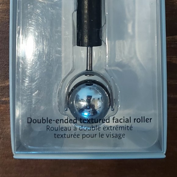 Sephora Double Ended- Textured Facial Roller - Picture 2 of 5
